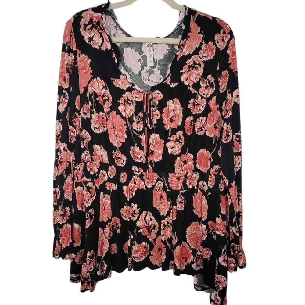 American Rag Black Floral V-Neck Women's Top SZ 1X